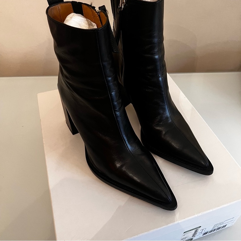 AMI | Alexandre Mattiussi Sleek Black Staked Heeled Leather designer ankle Boots - Picture 2 of 16